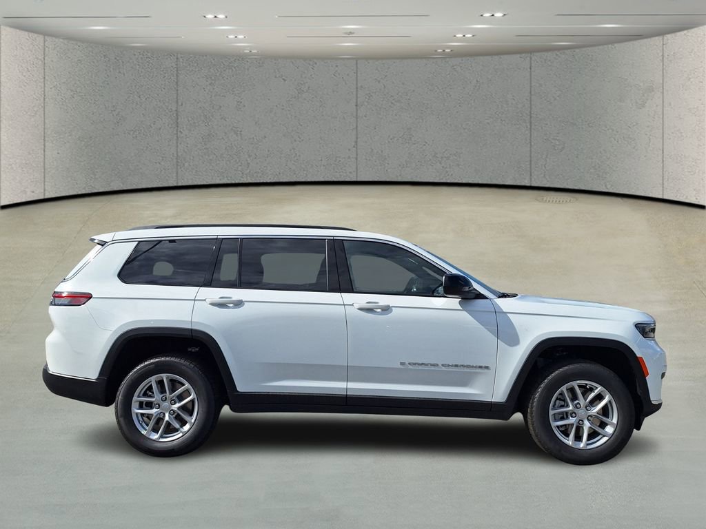New 2025 Jeep Grand Cherokee L Laredo image 4