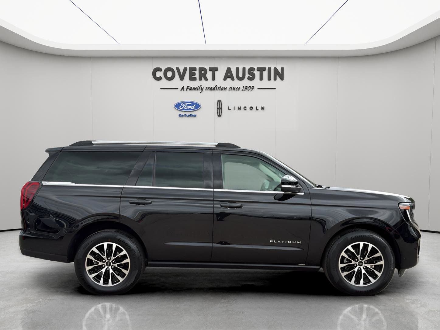 Certified 2025 Ford Expedition Platinum AWD/4WD image 6