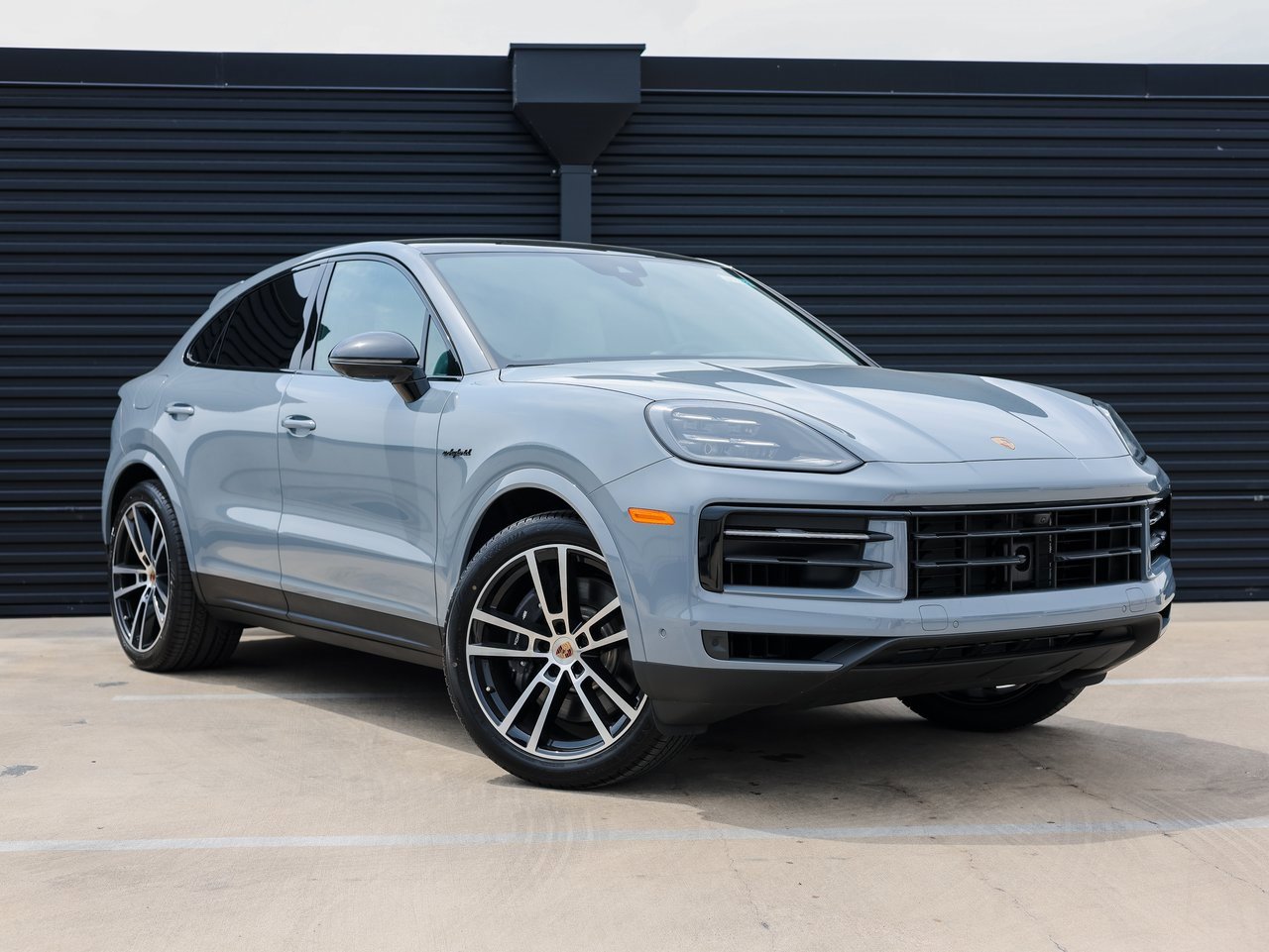 New 2025 Porsche Cayenne E-Hybrid Coupe image 9