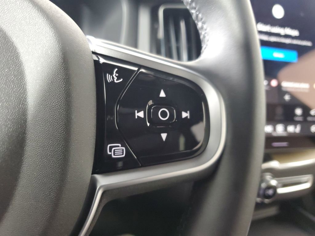New 2026 Volvo XC60 B5 Plus w/ Climate Package image 27
