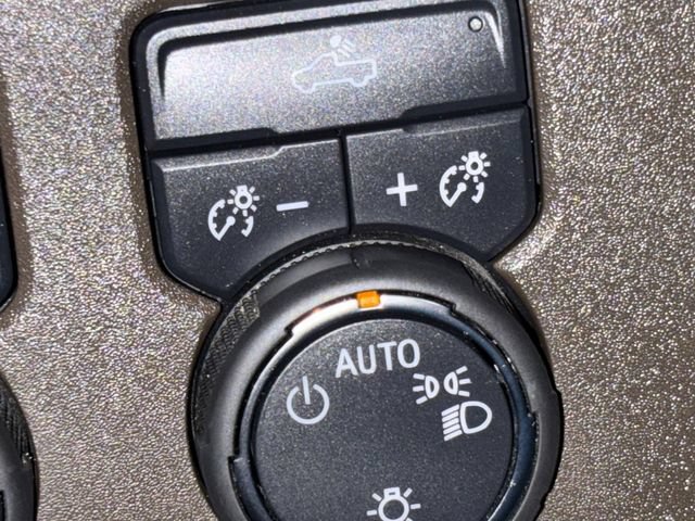 Used 2020 GMC Sierra 1500 SLT RWD image 34