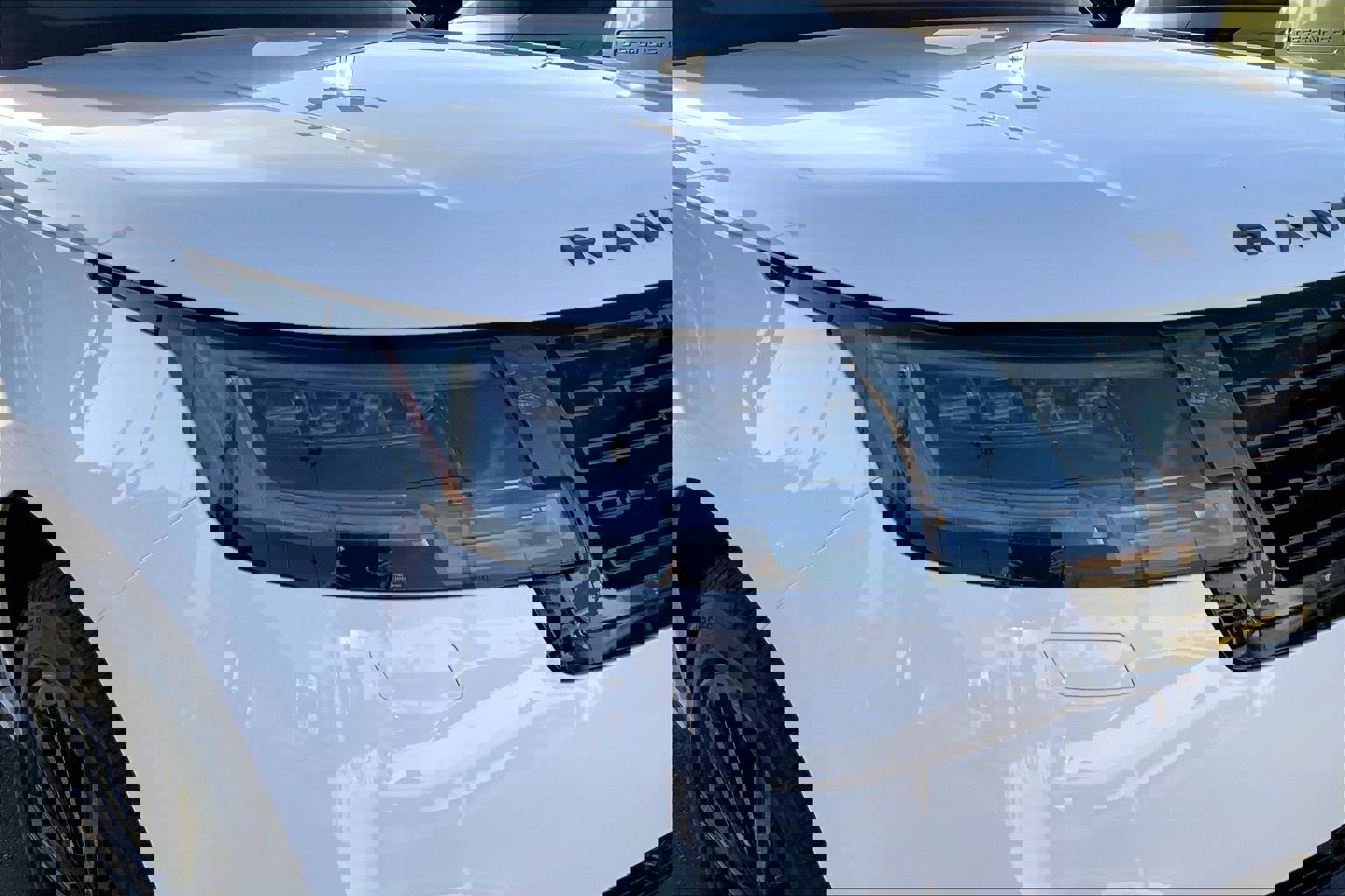 New 2026 Land Rover Range Rover SE image 16