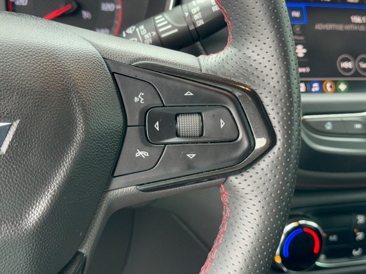 Used 2022 Chevrolet TrailBlazer RS FWD image 19