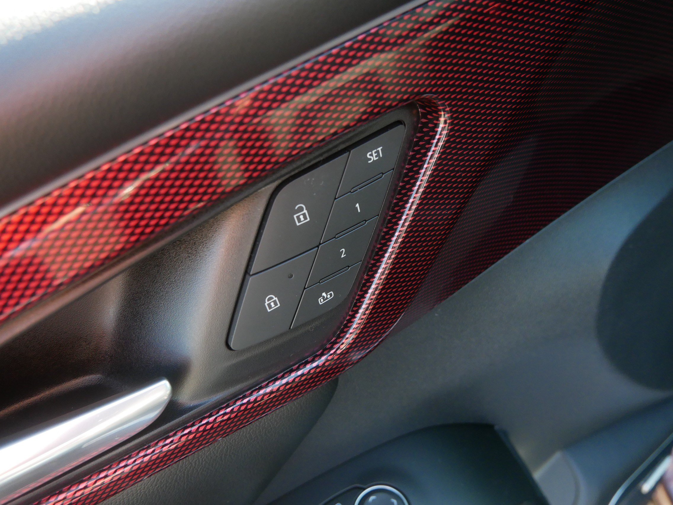 Used 2024 Chevrolet Traverse RS FWD image 23