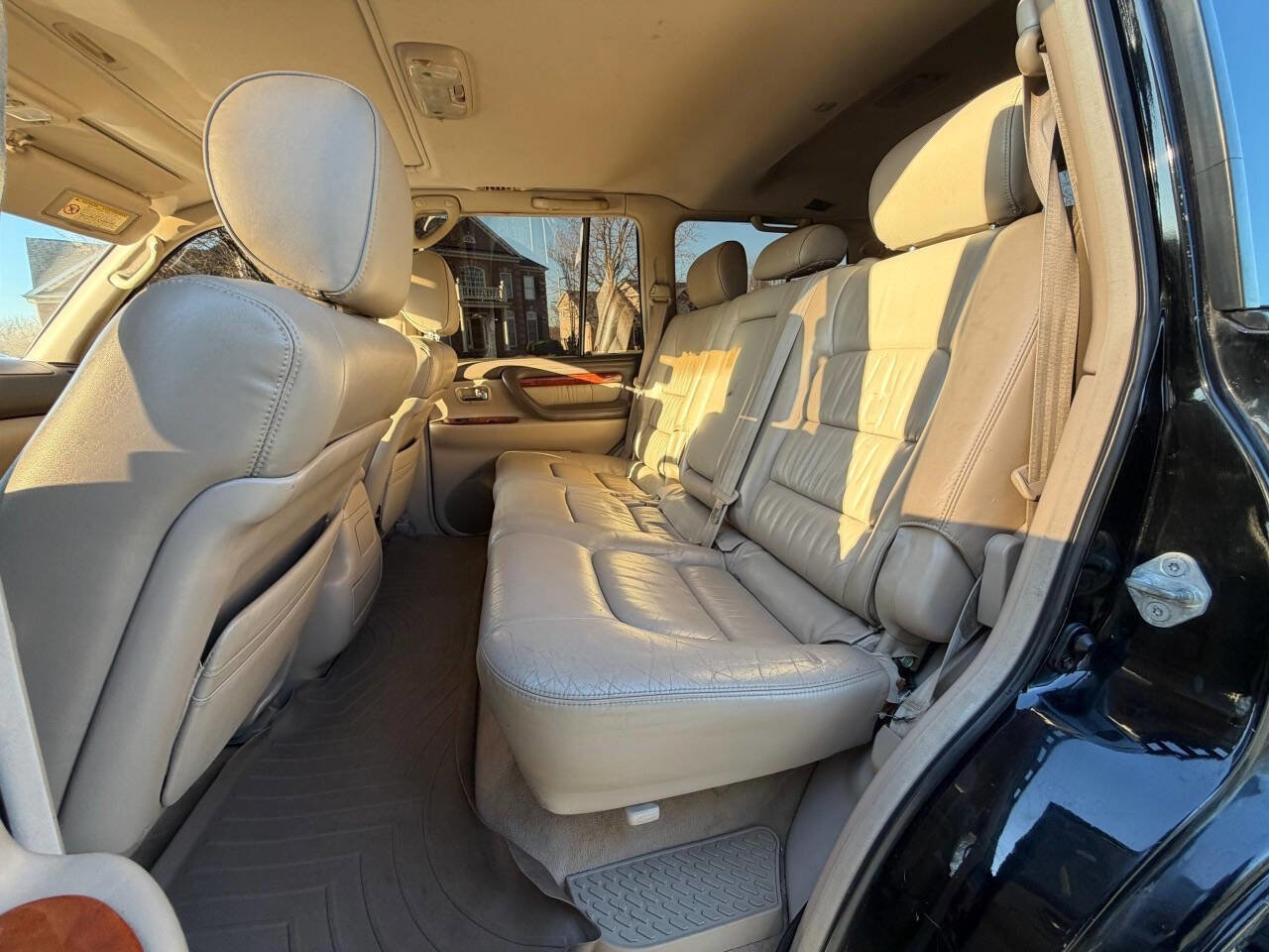 Used 2002 Lexus LX 470 Base 4WD 4dr SUV image 37