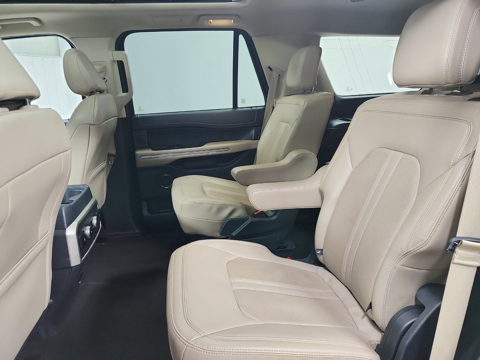 Used 2024 Ford Expedition Limited RWD image 38