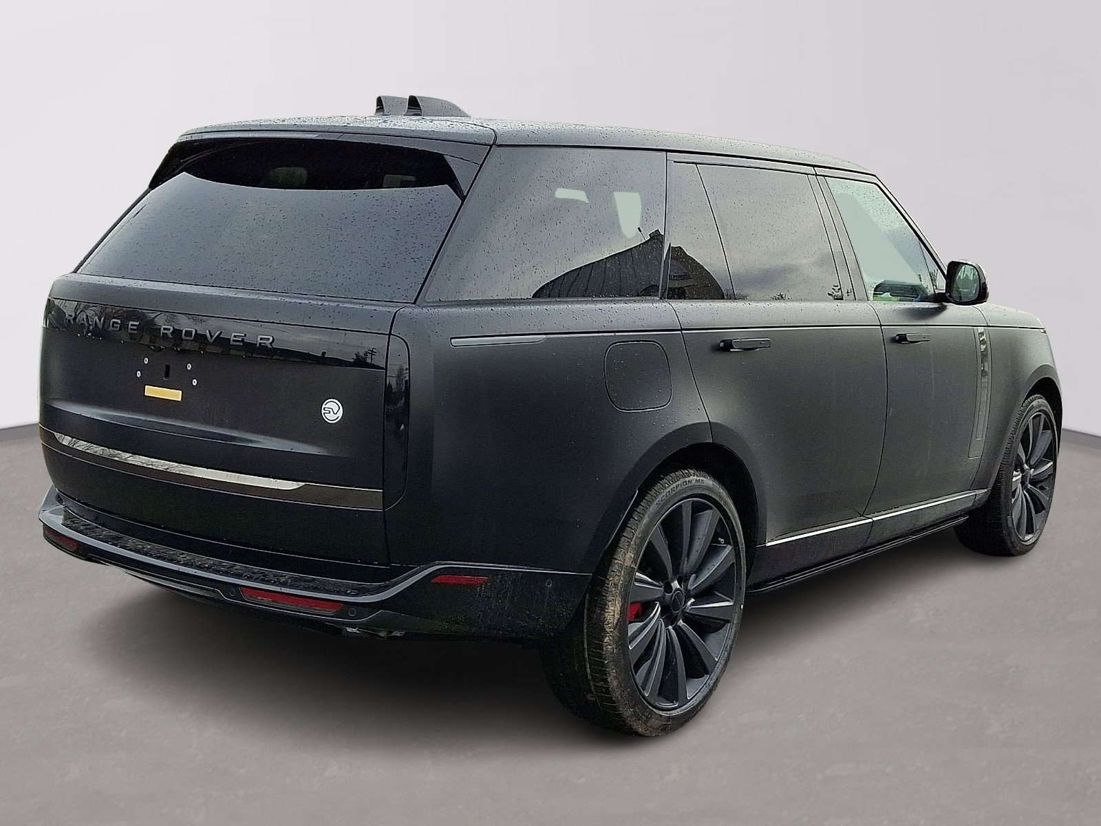 New 2026 Land Rover Range Rover SV image 3