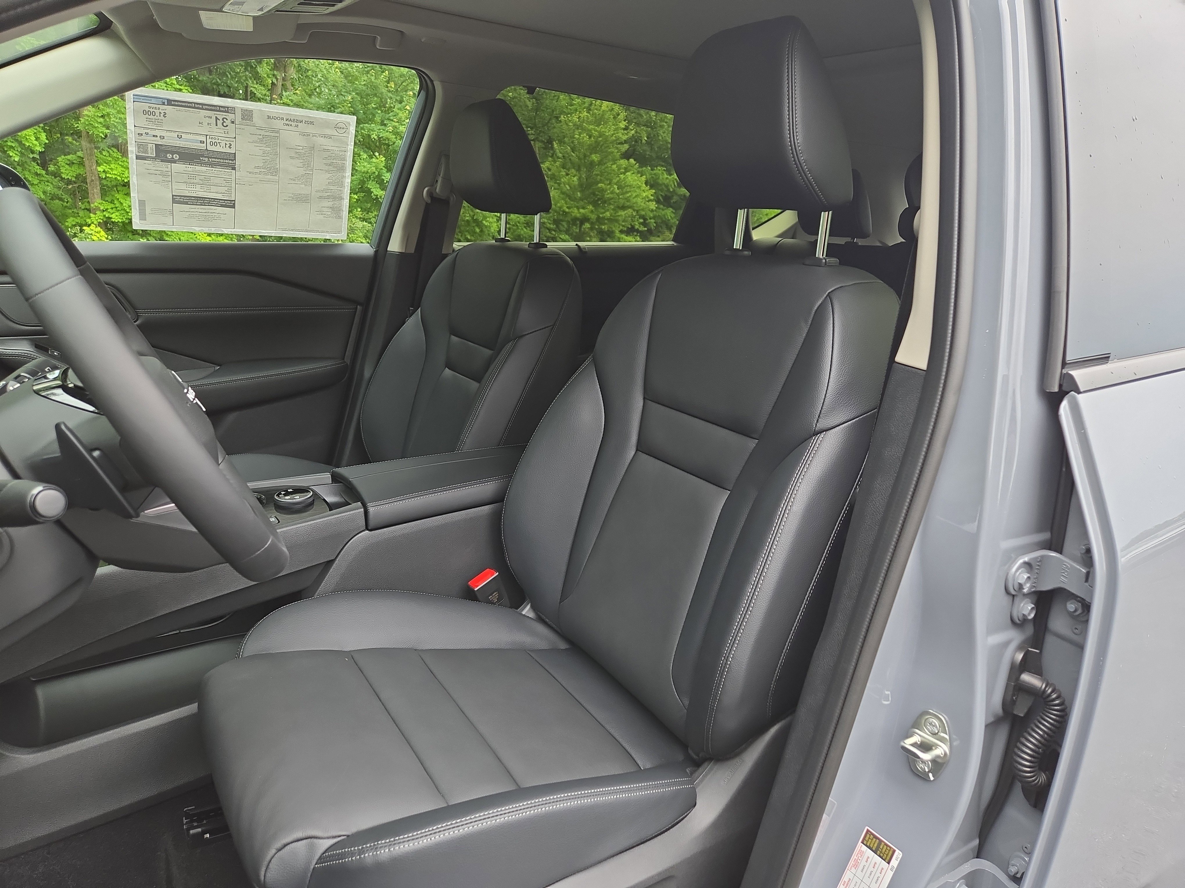 New 2025 Nissan Rogue SL w/ Tech Package image 11