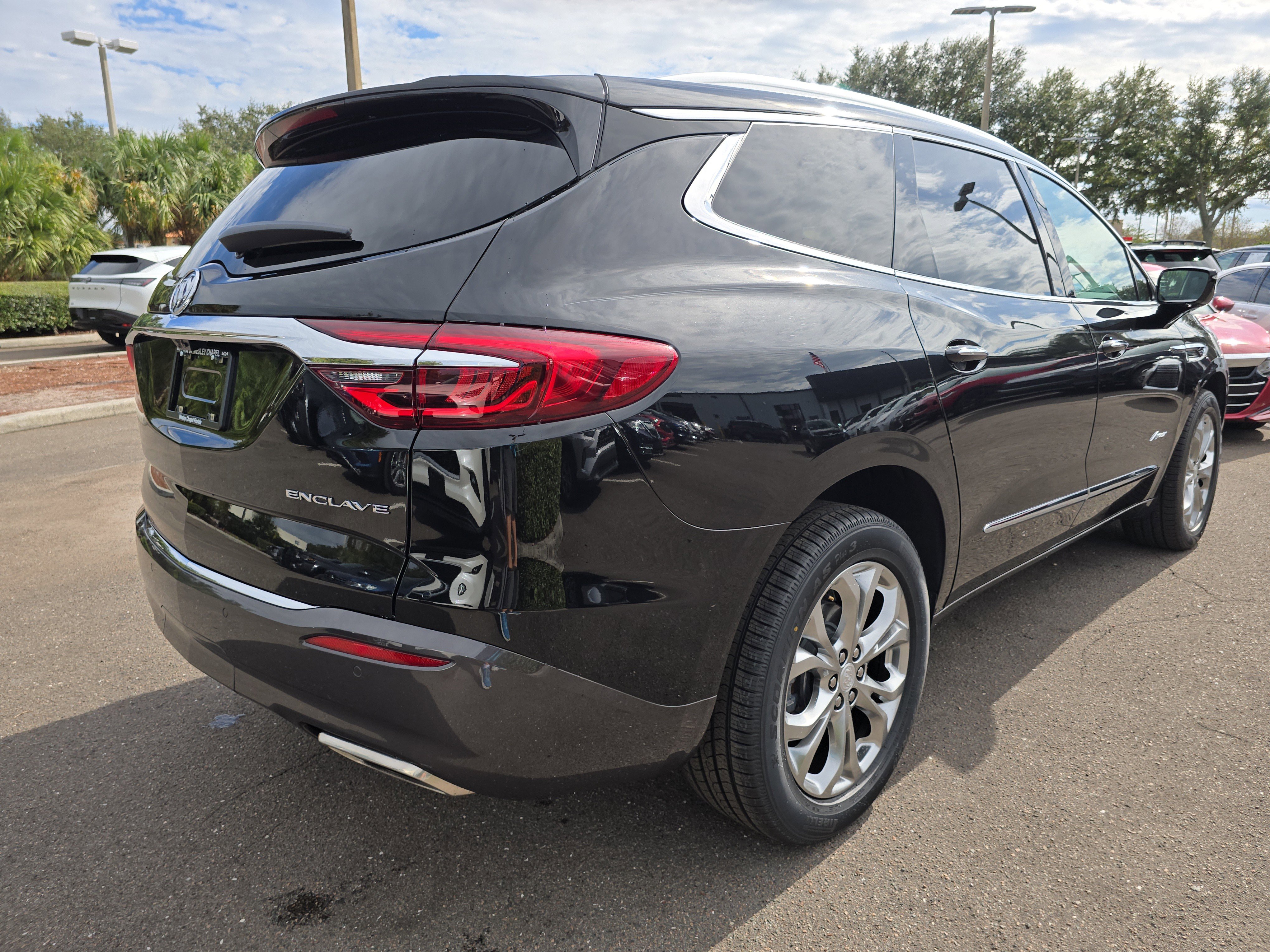 Used 2019 Buick Enclave Avenir w/ Avenir Technology Package image 8