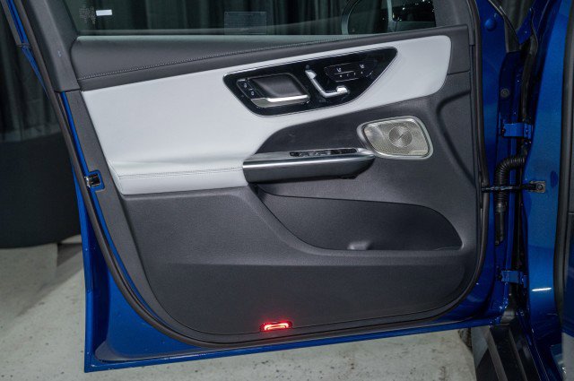 New 2026 Mercedes-Benz GLC 300 300 SUV image 8