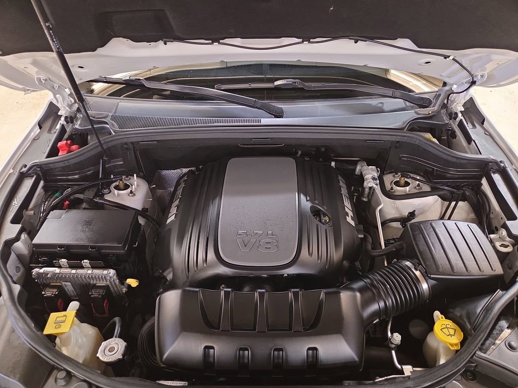 Used 2017 Jeep Grand Cherokee Overland w/ Jeep Active Safety Group image 21