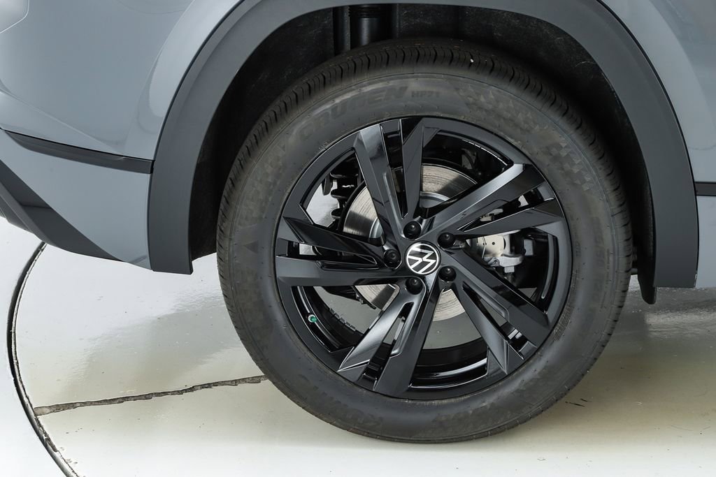 New 2026 Volkswagen Atlas Cross Sport SEL R-Line image 13