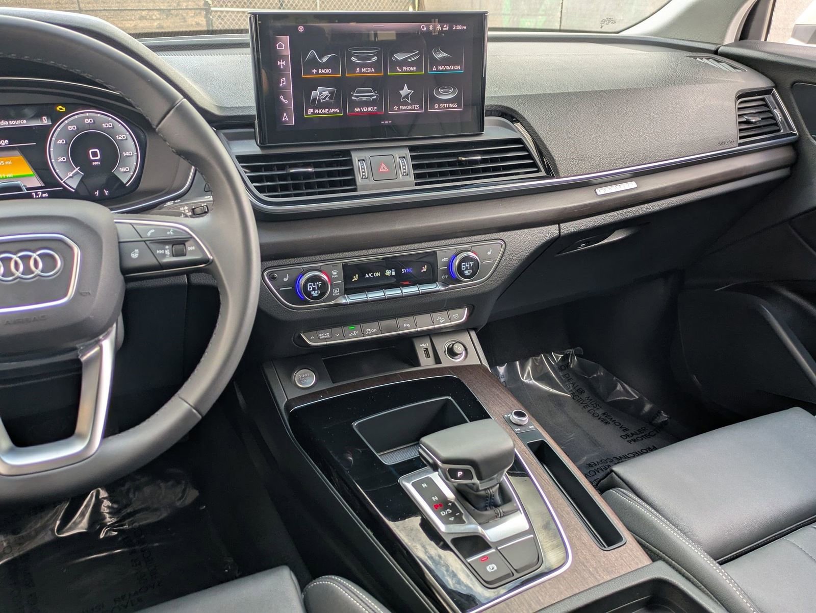 Used 2023 Audi Q5 e Premium w/ Convenience Package image 9