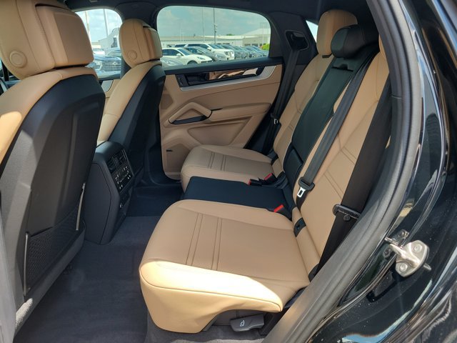 New 2026 Porsche Cayenne Coupe AWD/4WD image 19