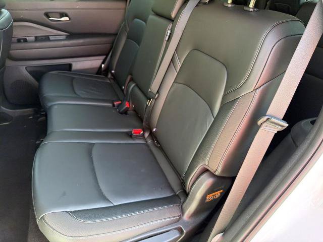 Certified 2025 Nissan Pathfinder SL AWD/4WD image 18