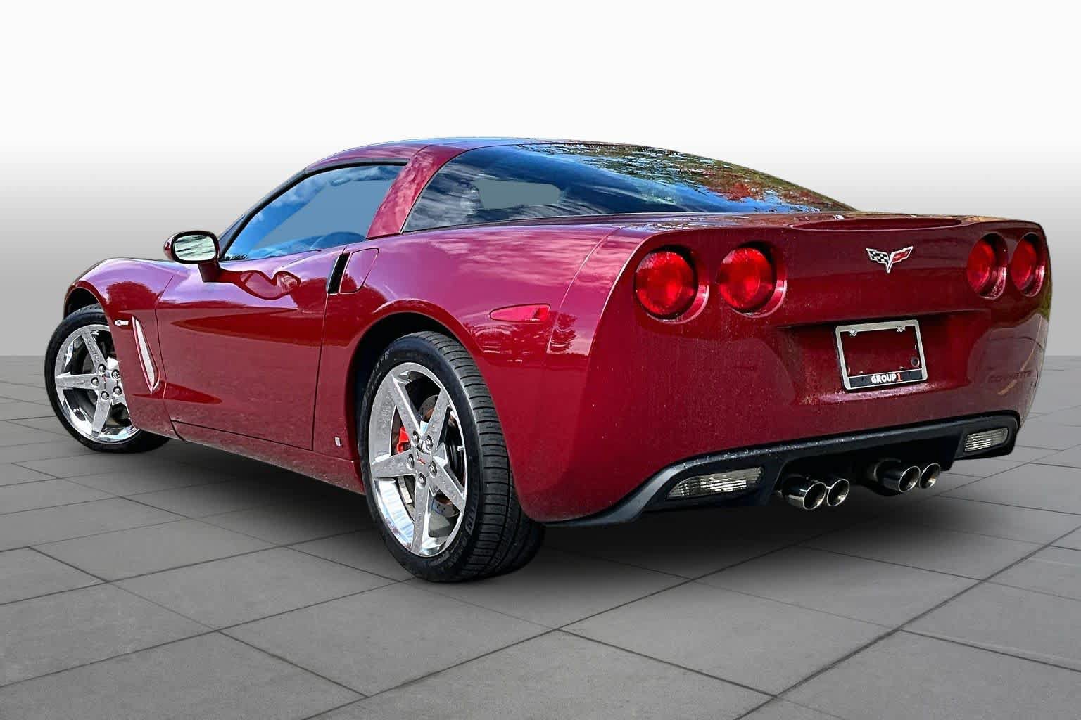 Used 2007 Chevrolet Corvette Coupe w/ Preferred Equipment Group RWD image 11