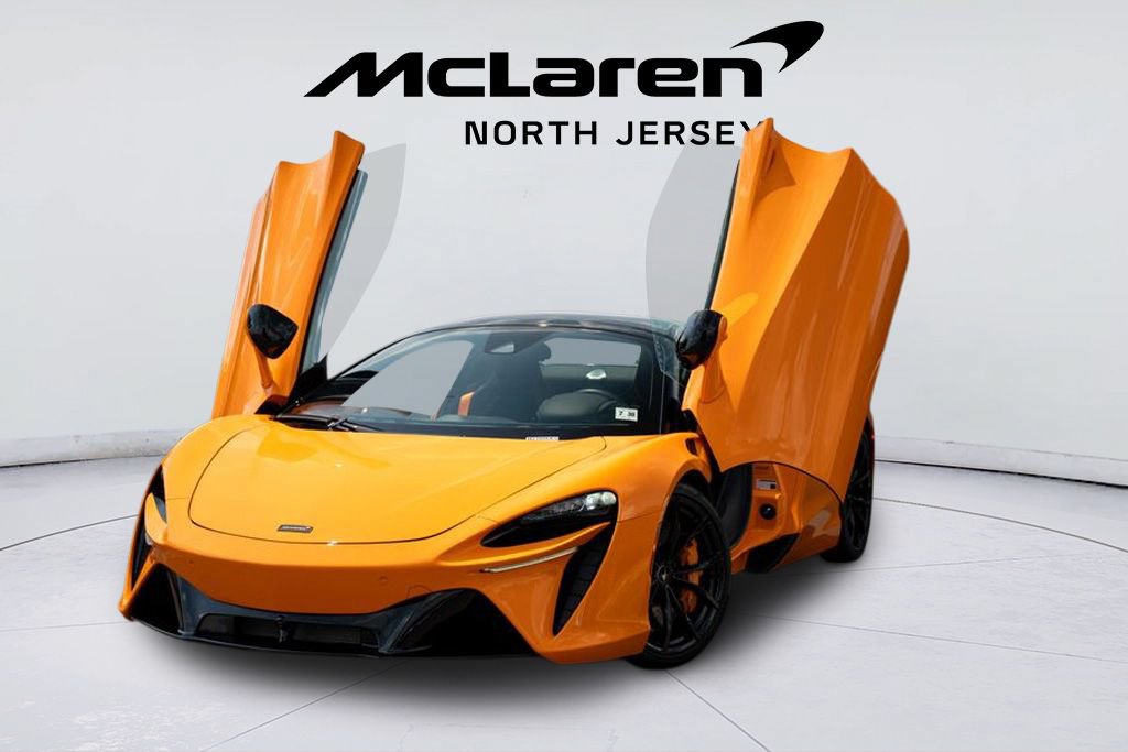 Used 2025 McLaren Artura Spider RWD image 2