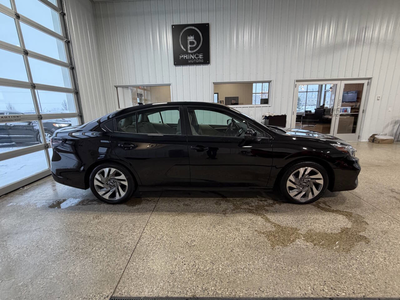 Used 2023 Subaru Legacy Limited image 3