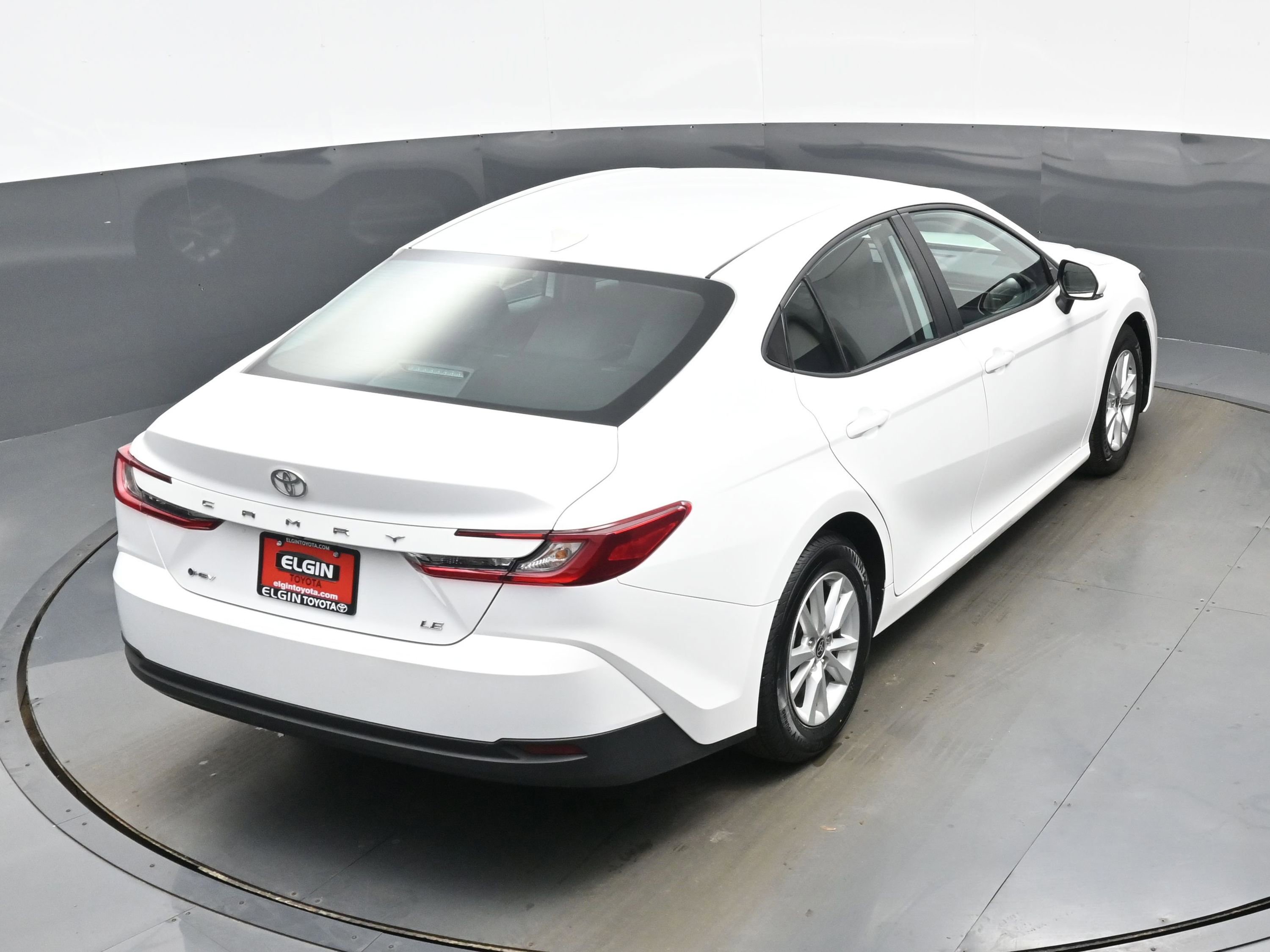 Used 2025 Toyota Camry LE image 39