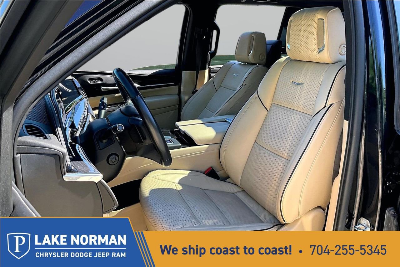 Used 2021 Cadillac Escalade Premium Luxury w/ LPO, Illumination Package AWD/4WD image 22