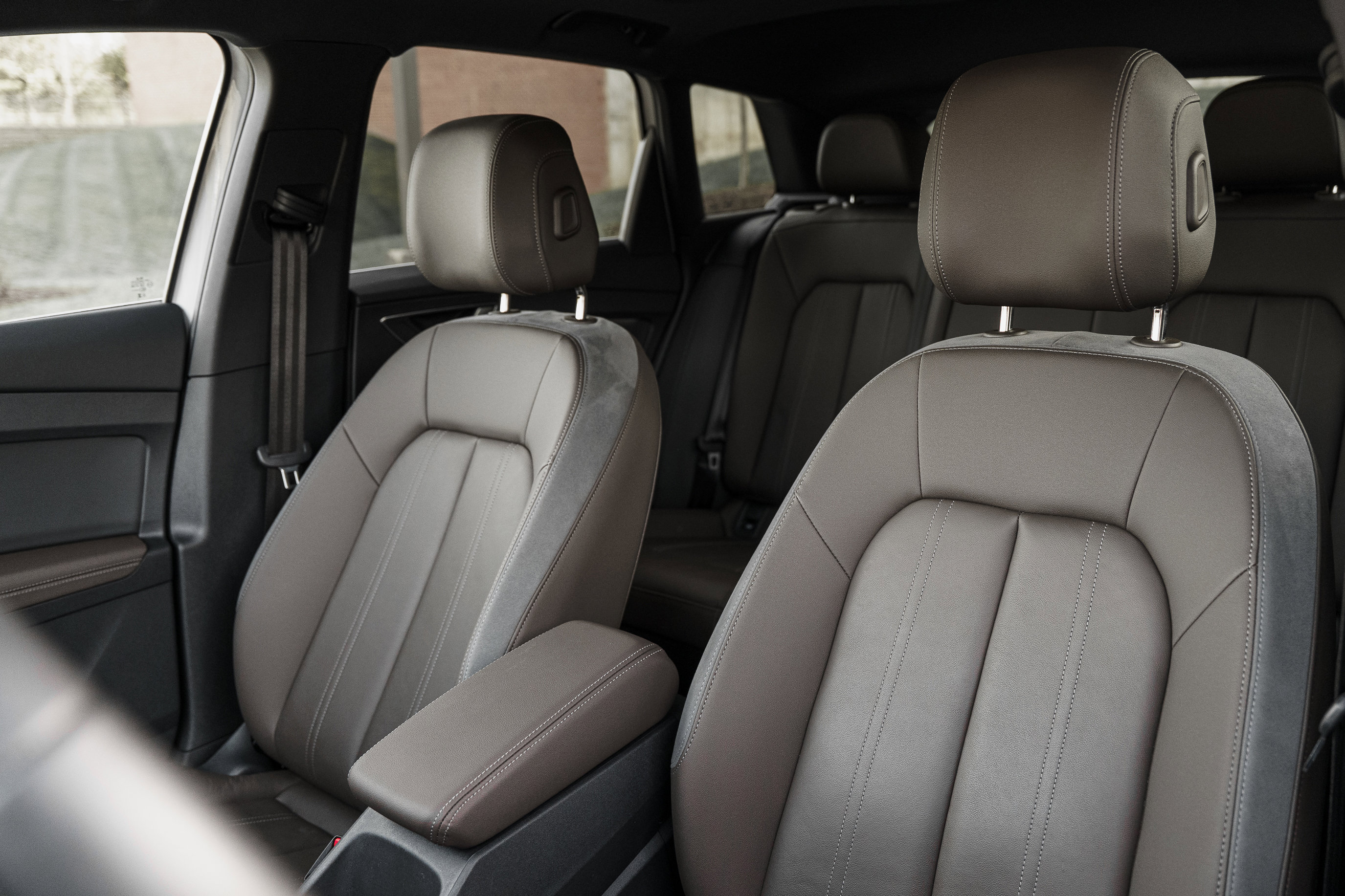 Used 2024 Audi Q4 e-tron Premium image 20