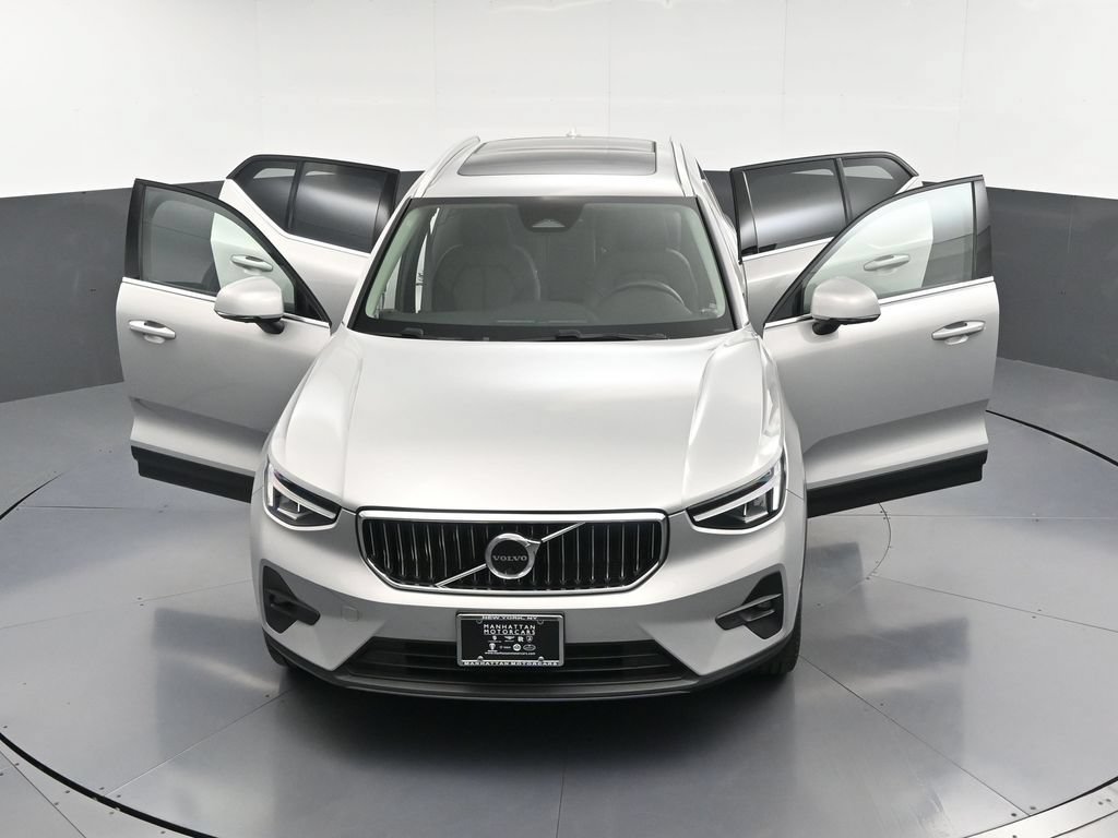 Used 2023 Volvo XC40 B5 Plus w/ Driver Assist Package AWD/4WD image 34