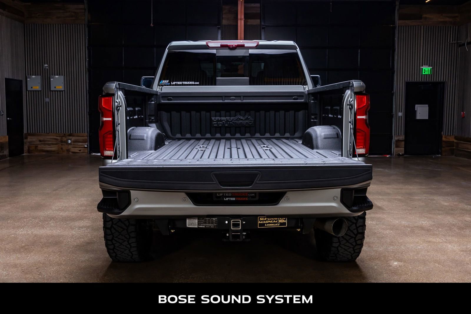 Used 2024 Chevrolet Silverado 2500 High Country w/ High Country Premium Package AWD/4WD image 9