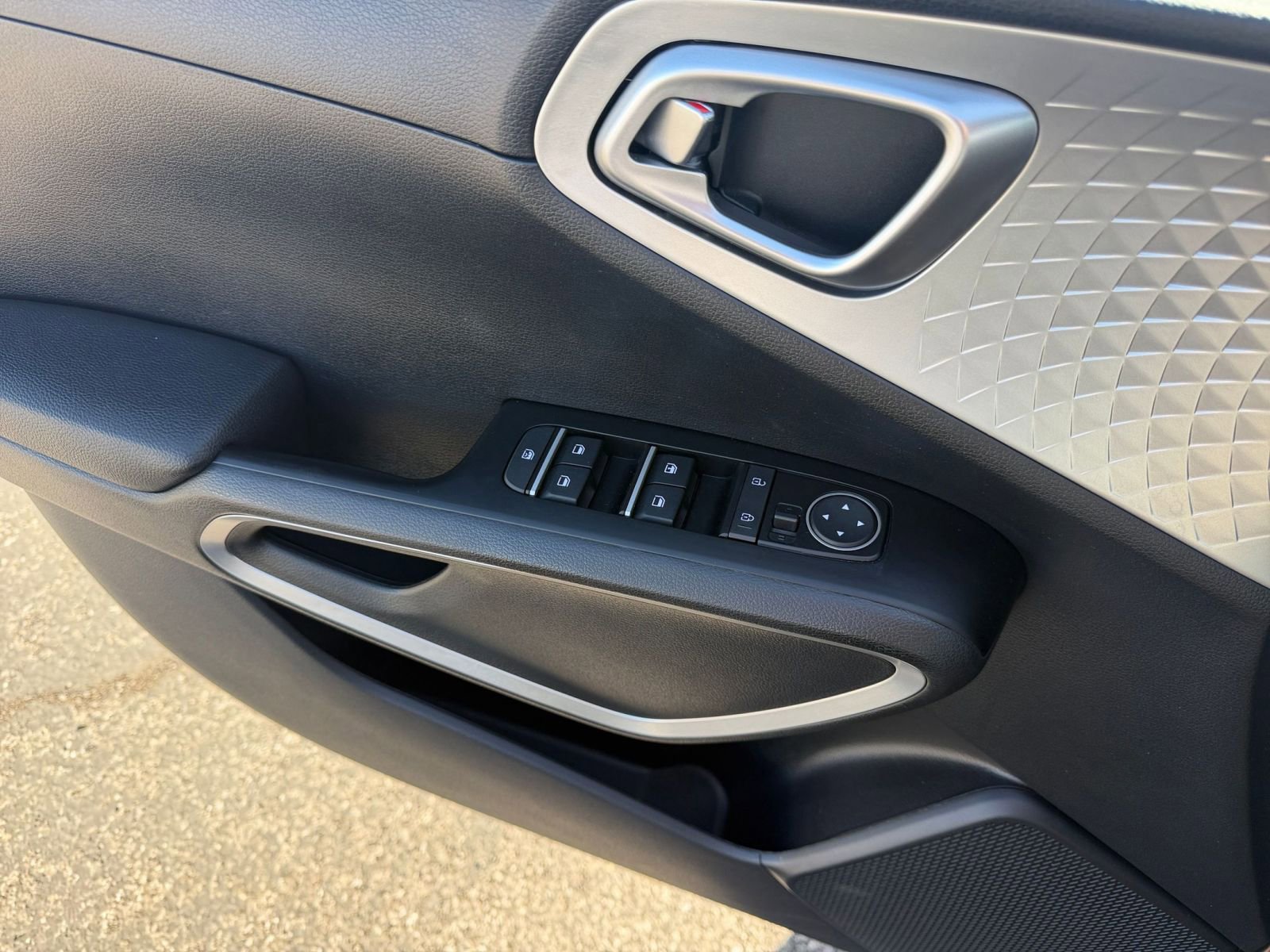 Used 2025 Kia Soul LX w/ LX Technology Package image 18