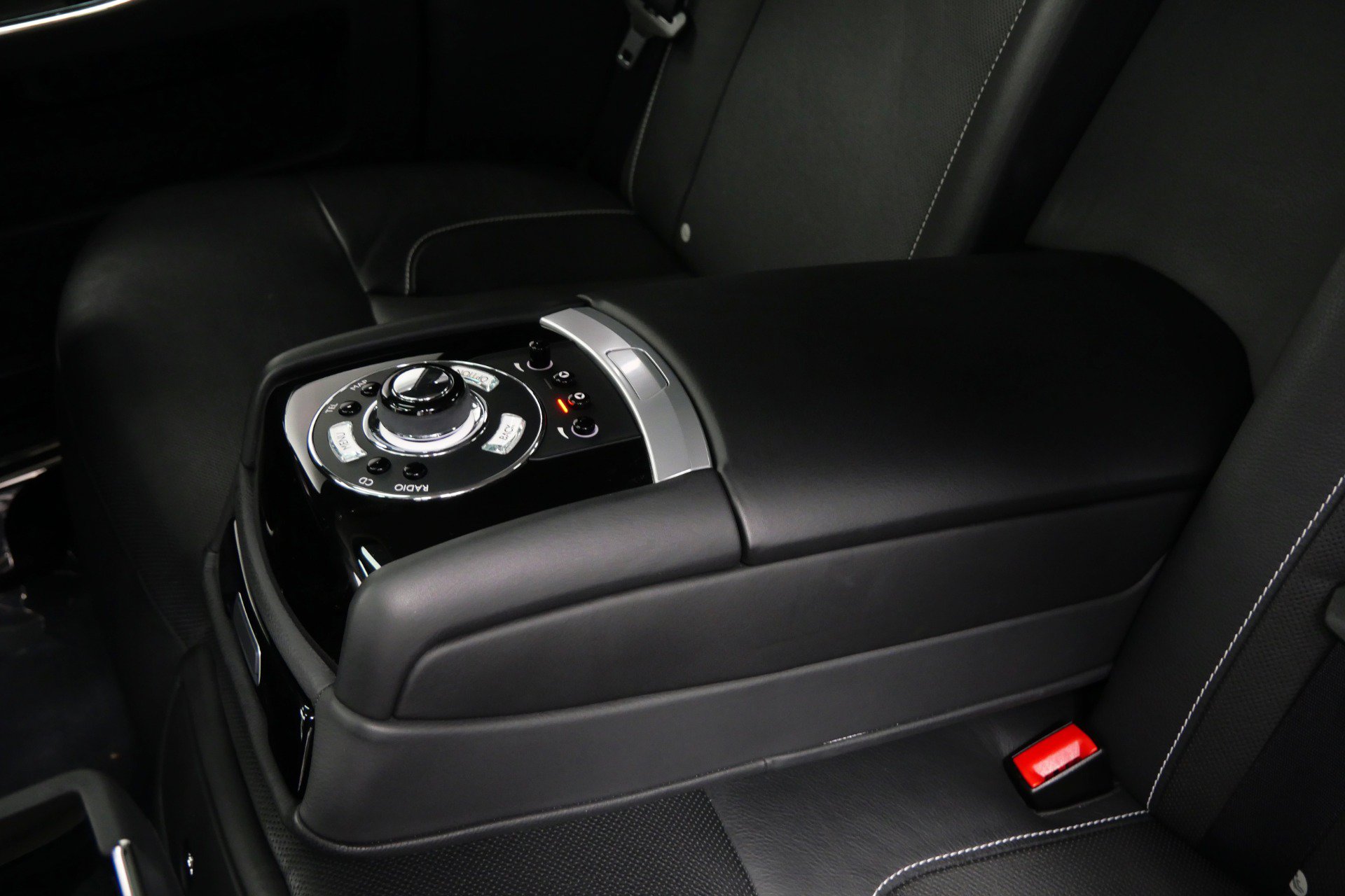 Used 2013 Rolls-Royce Ghost RWD image 28