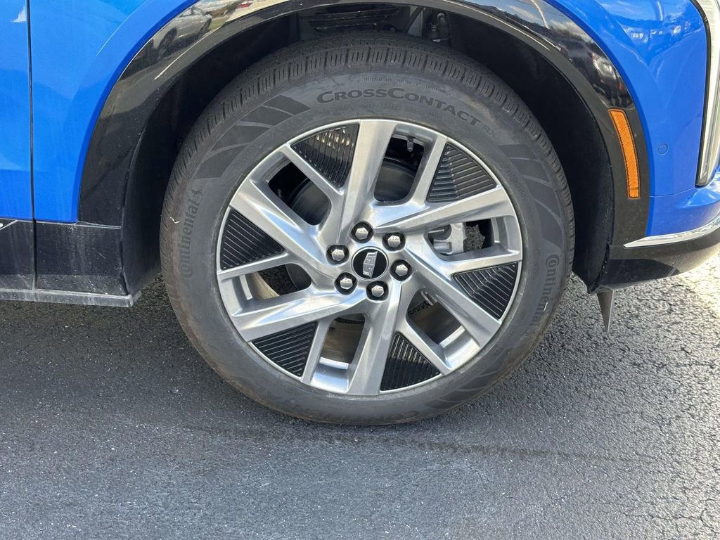 New 2025 Cadillac Optiq Luxury 1 image 7