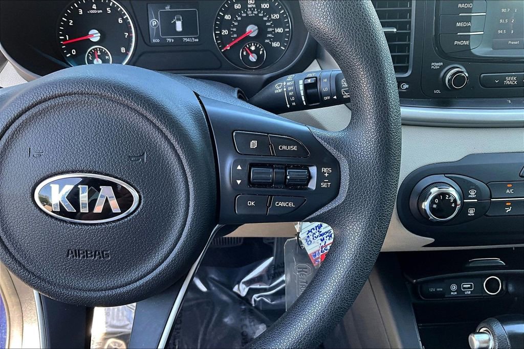 Used 2017 Kia Sorento AWD image 11
