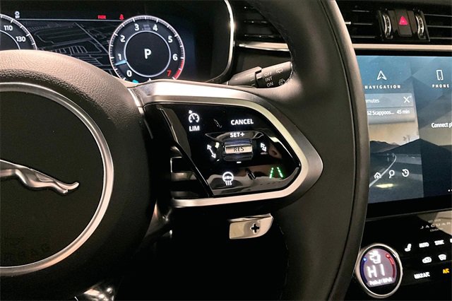 Certified 2025 Jaguar F-PACE R-Dynamic S image 21