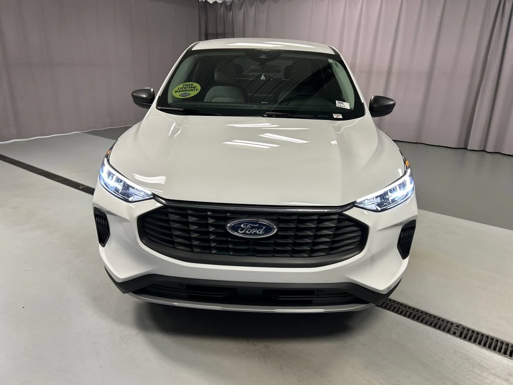 Used 2023 Ford Escape Active AWD/4WD image 2