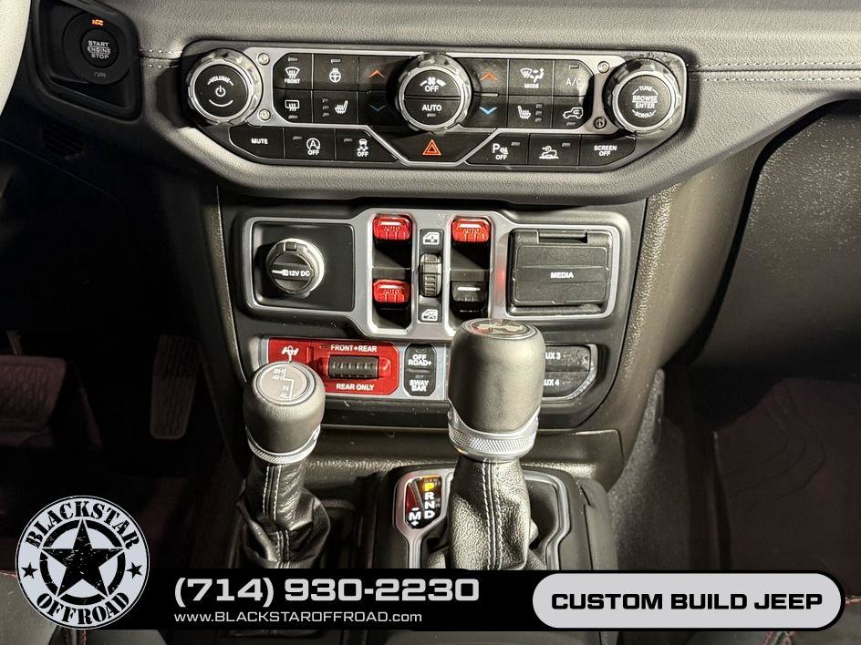 Used 2025 Jeep Wrangler Unlimited Rubicon w/ Safety Group AWD/4WD image 24