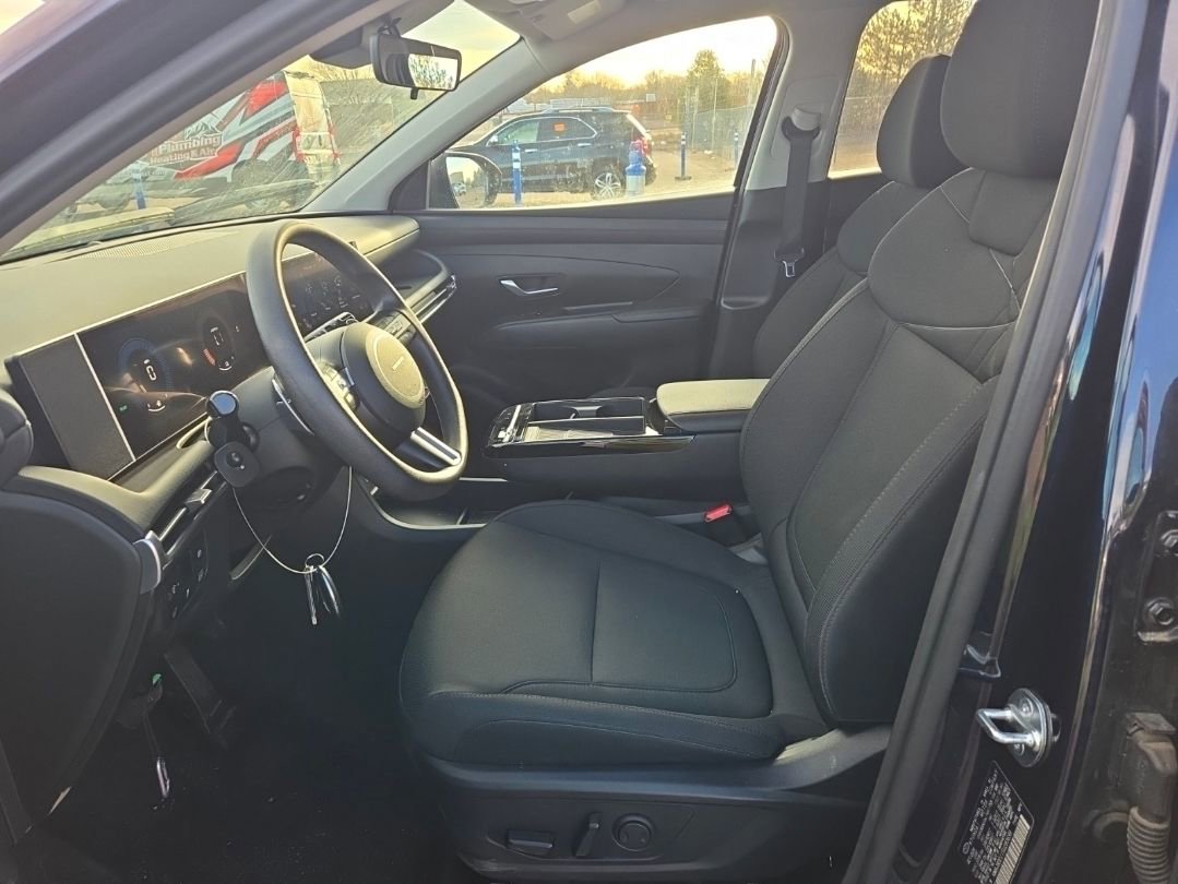Used 2025 Hyundai Tucson Blue image 11