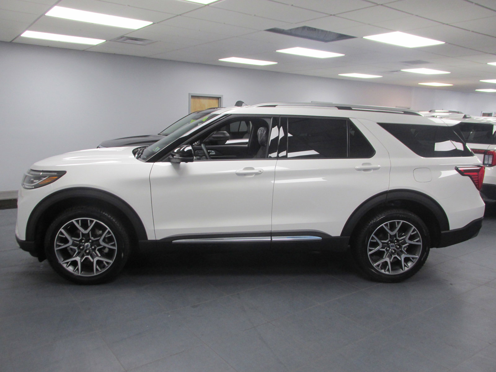 New 2025 Ford Explorer Platinum w/ Ultimate Package image 7