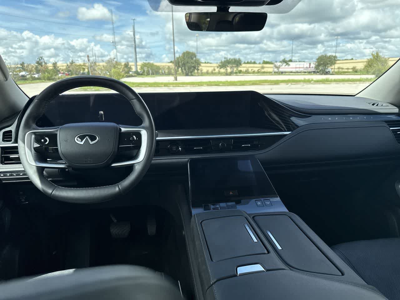 Used 2025 INFINITI QX80 Luxe RWD image 15