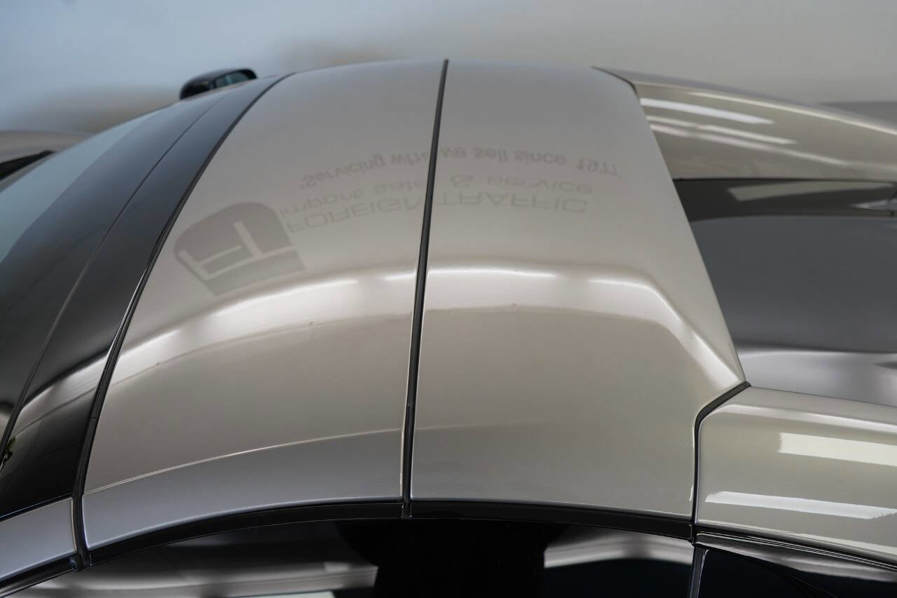 Used 2020 McLaren 570S Spider image 12