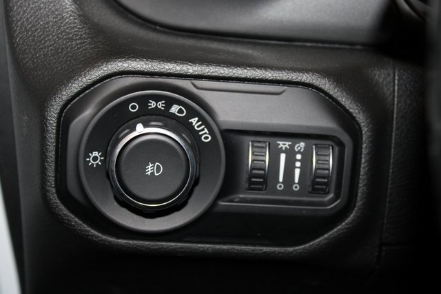 Used 2021 Jeep Wrangler Sport image 35