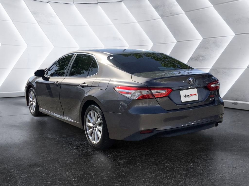 Used 2018 Toyota Camry LE FWD image 6