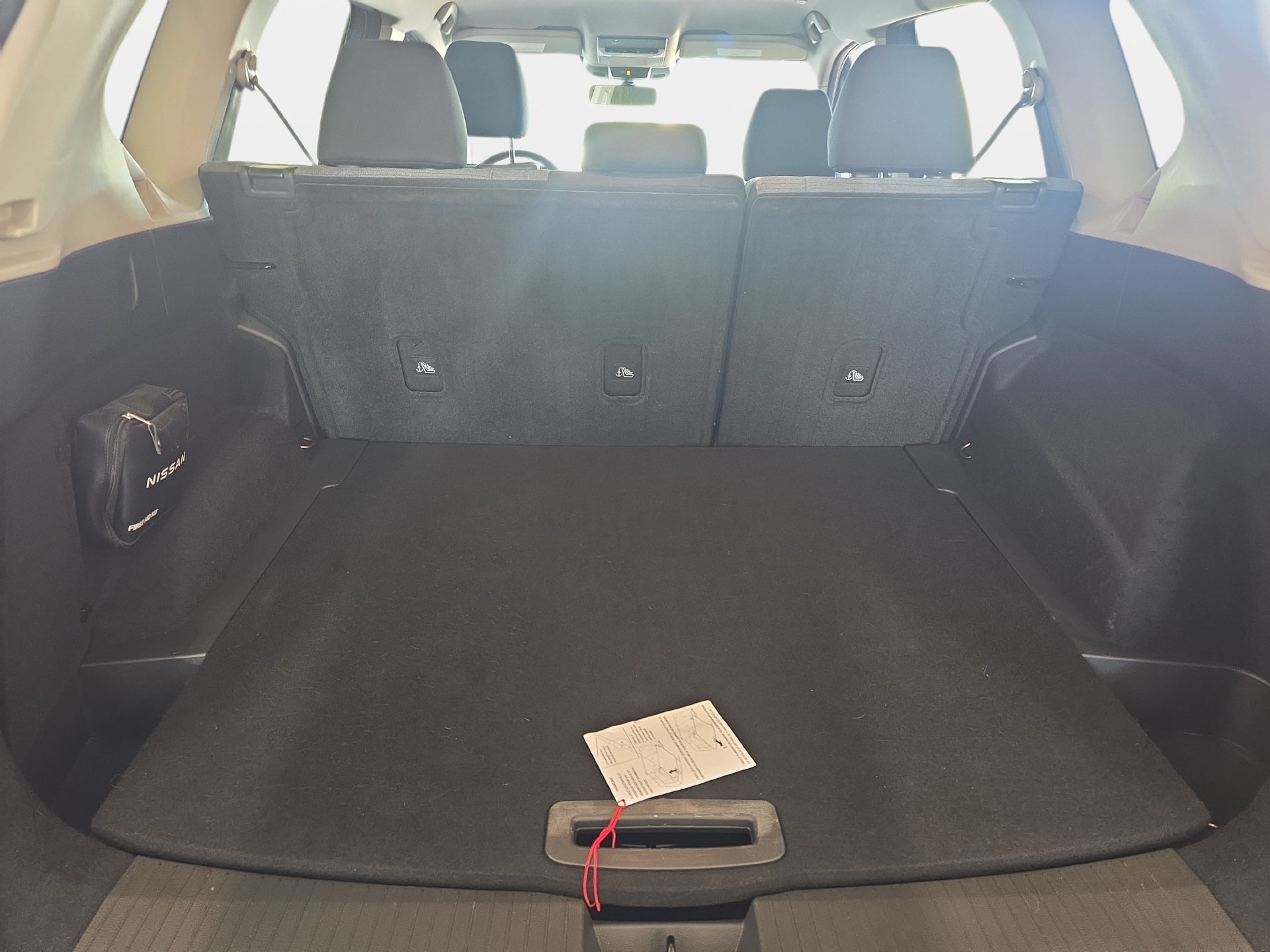 Used 2023 Nissan Rogue SV AWD/4WD image 12