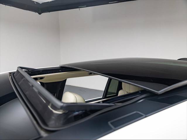 New 2026 Land Rover Range Rover Long Wheelbase SE AWD/4WD image 14