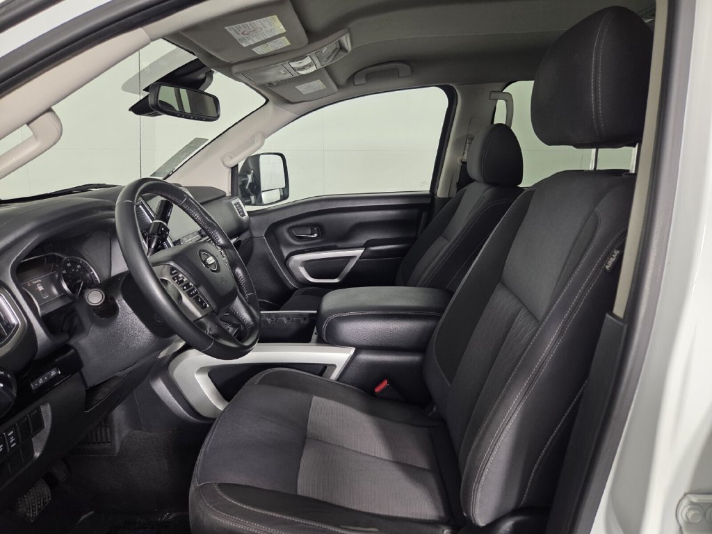 Used 2021 Nissan Titan SV w/ SV Convenience Package AWD/4WD image 10
