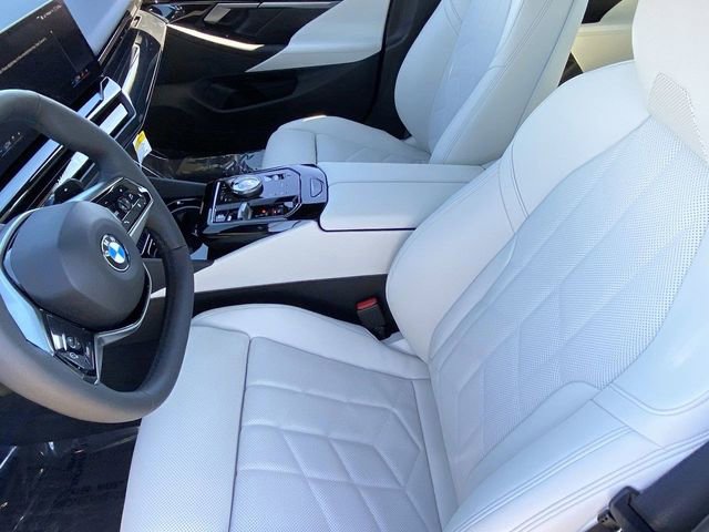 Used 2025 BMW 530i image 19