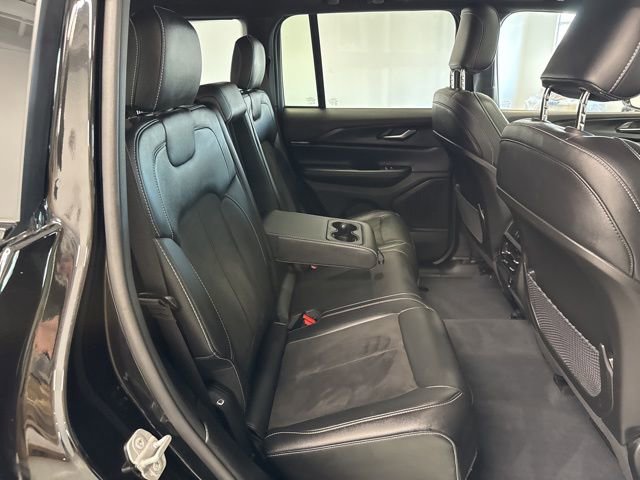 Used 2023 Jeep Grand Cherokee Altitude image 29