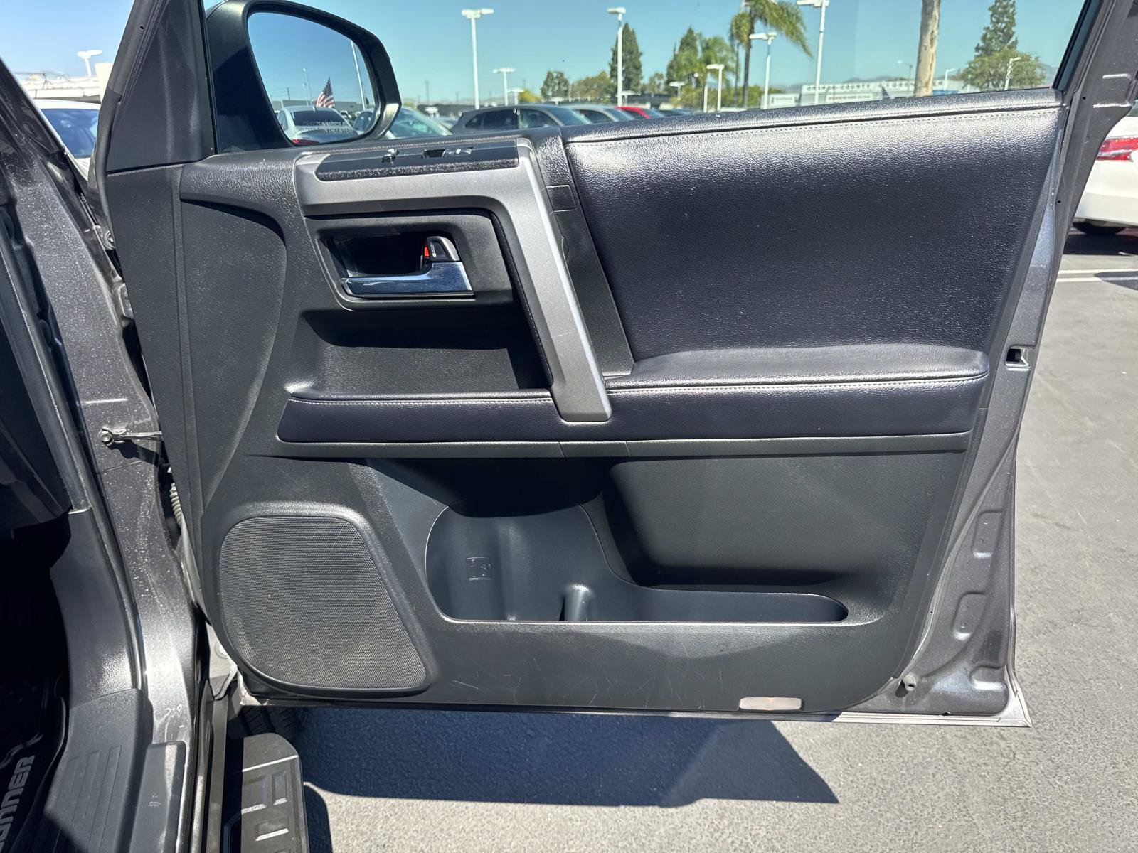 Used 2018 Toyota 4Runner SR5 Premium w/ Convenience Package RWD image 34