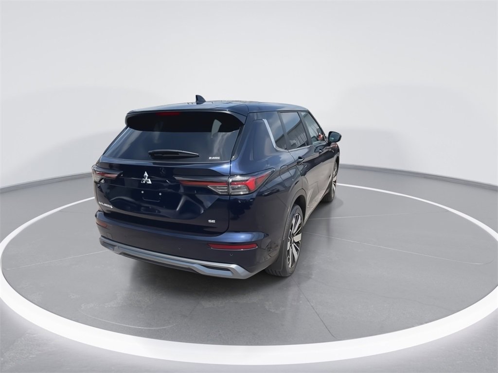 New 2025 Mitsubishi Outlander SE image 8