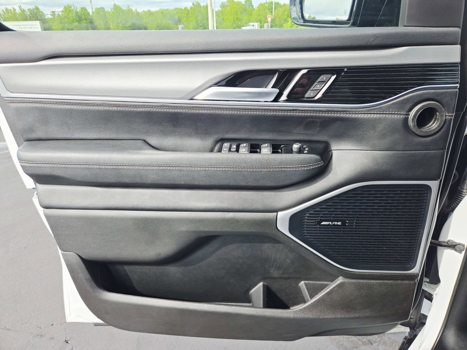 Used 2024 Jeep Wagoneer Series II w/ Convenience Group I AWD/4WD image 43