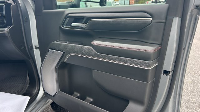 Certified 2025 GMC Sierra 2500 AT4X w/ AT4X AEV Edition AWD/4WD image 33