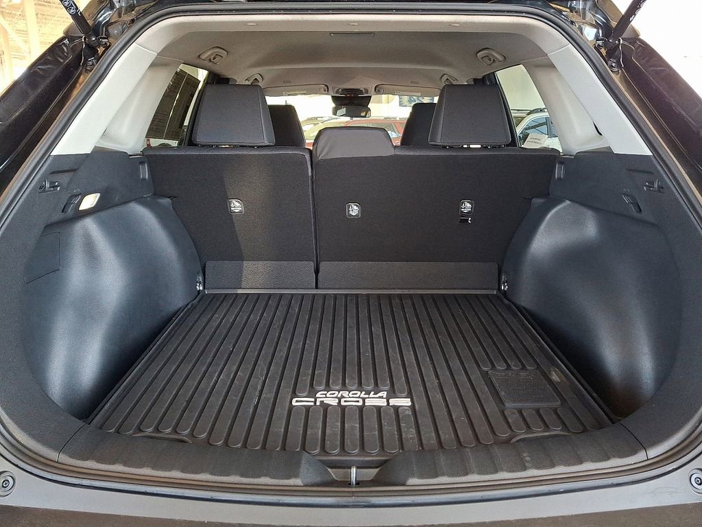 Used 2024 Toyota Corolla Cross LE image 28